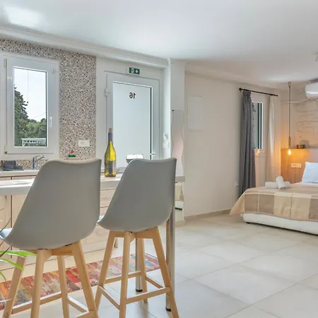 Ilias Voula Apartment *