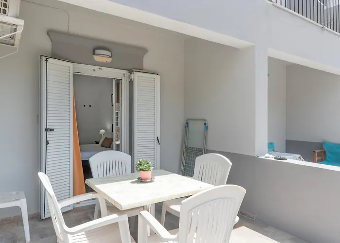 Ilias Voula Apartament *