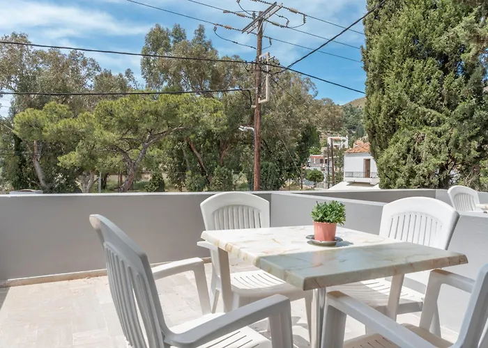 Apartament Ilias Voula *